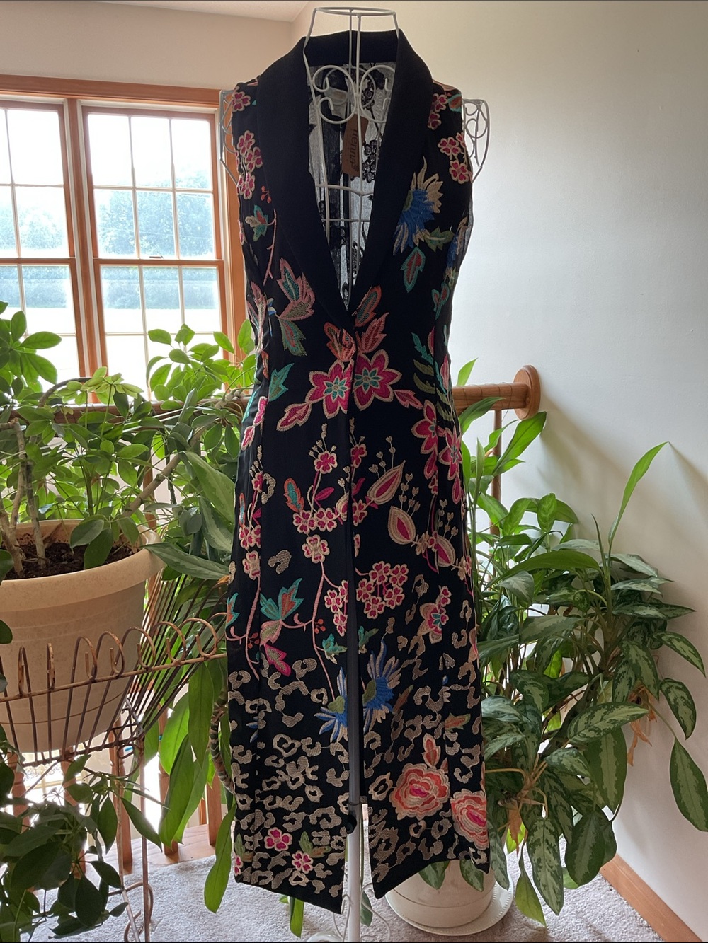 Rubber Ducky Black Sleeveless Embroidered Floral Long Vest V-Neck NWT Size S